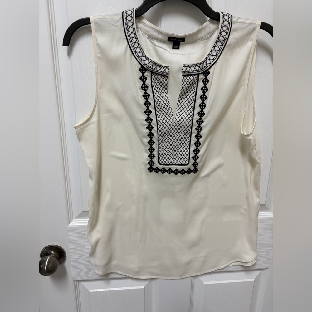 Ann Taylor Cream Blouse with Black Detailing - Picture 4 of 4